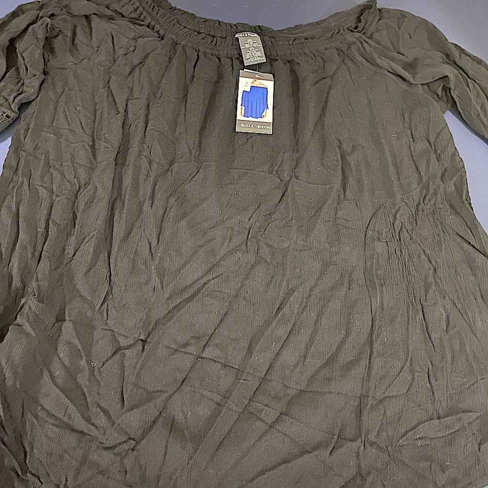 Chelsea and Theodore black XXL top